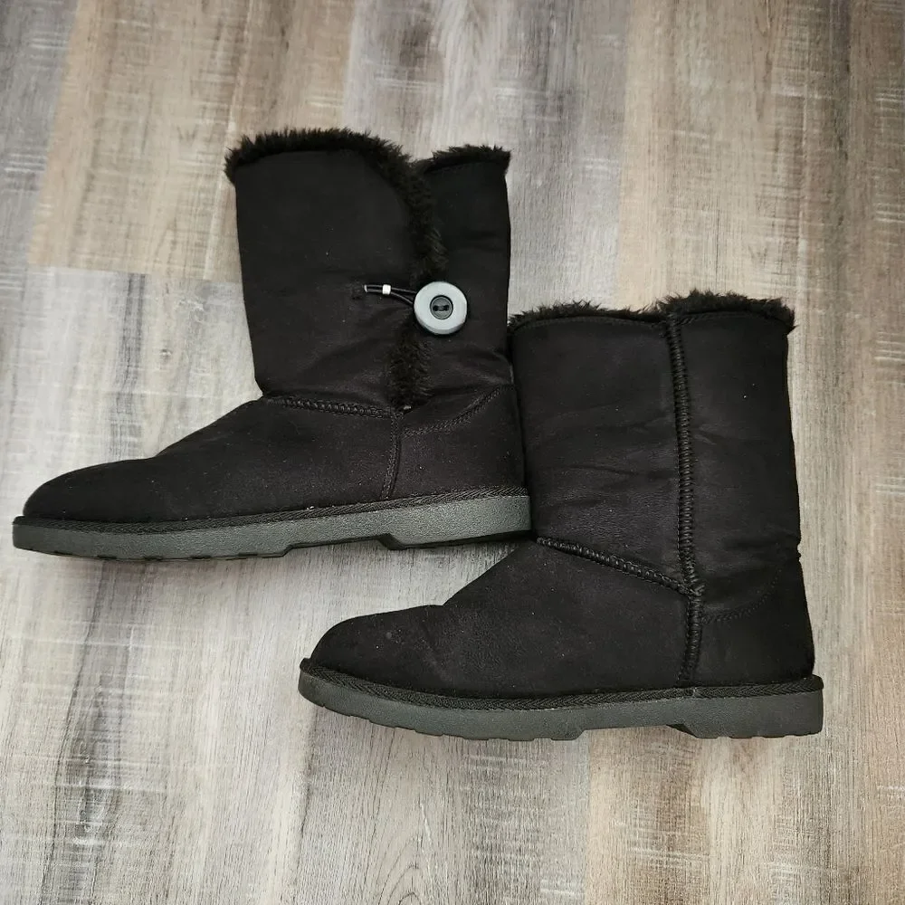 SO Women's SoJordie Black Faux Fur-Lined Boots Button Side Closure Size 7M